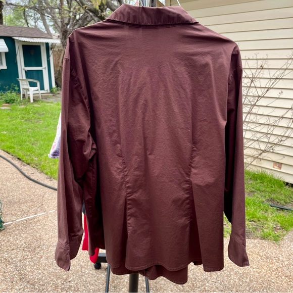 Mauve blouse, interesting buttons - Picture 4 of 4